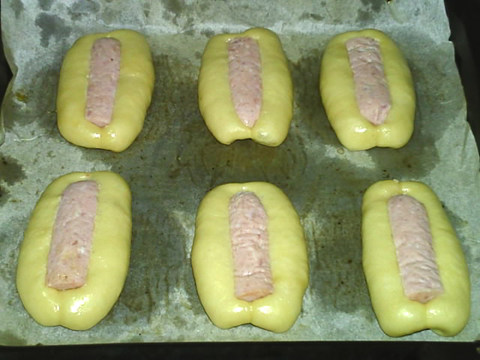 Steps for Making Hot Dog Bread