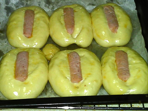 Steps for Making Hot Dog Bread