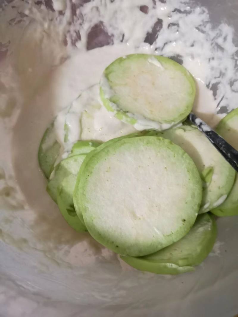 Fried Green Round Eggplant (Crispy and Economical, Comparable to KFC and McDonald's) Cooking Steps