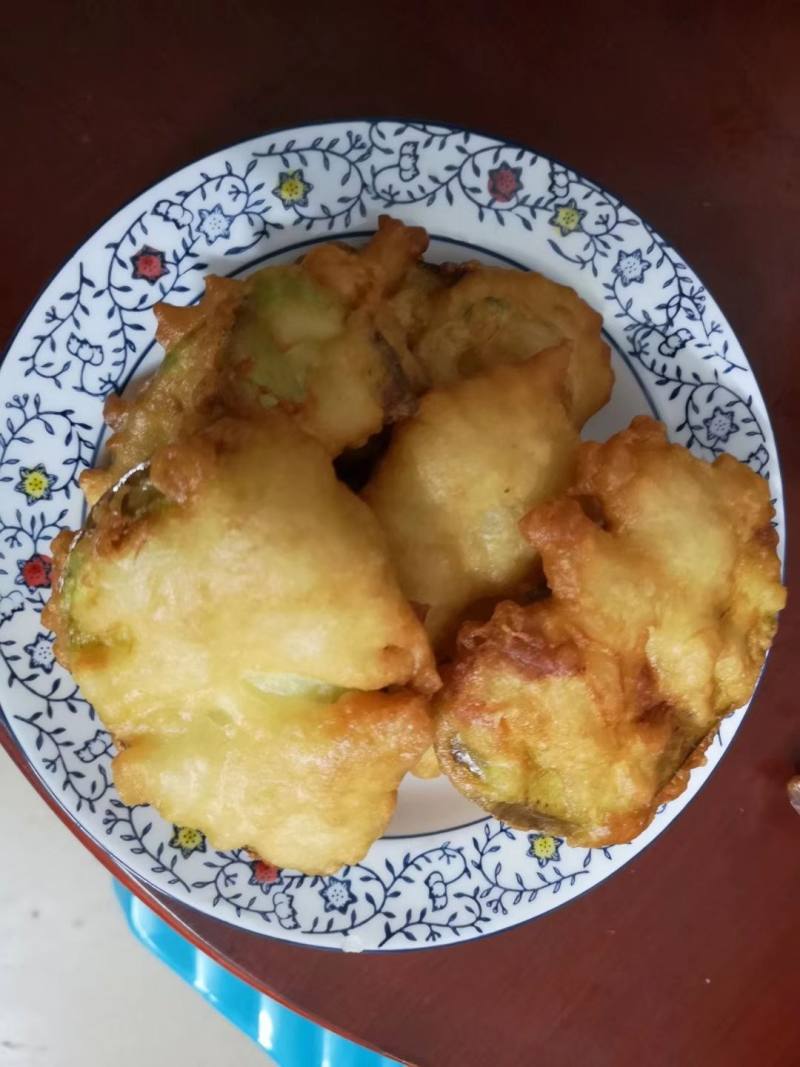 Fried Green Round Eggplant (Crispy and Economical, Comparable to KFC and McDonald's) Cooking Steps