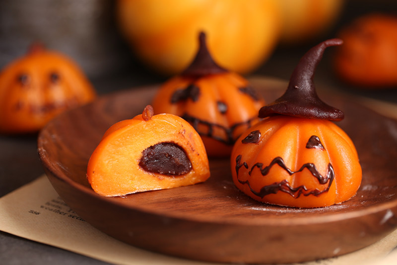 Step-by-Step Guide to Making a Halloween Pumpkin Cake