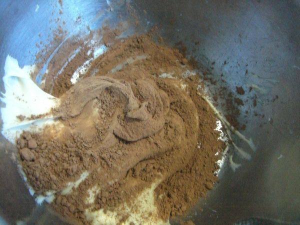 Cocoa Two-Tone Toast Making Steps