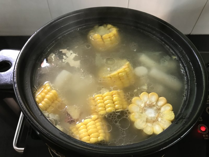 Steps for Cooking Tubular Bone Corn and Yam Stew