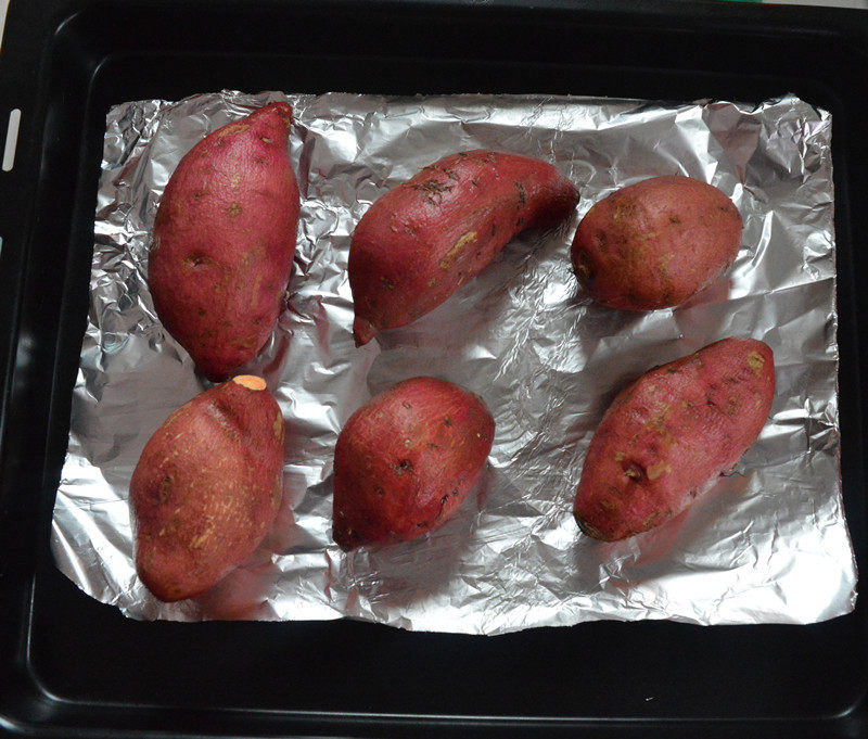 Steps to Make Baked Sweet Potatoes