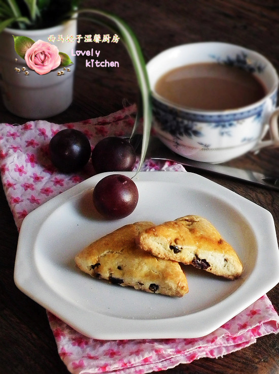 Double Berry Walnut Scones