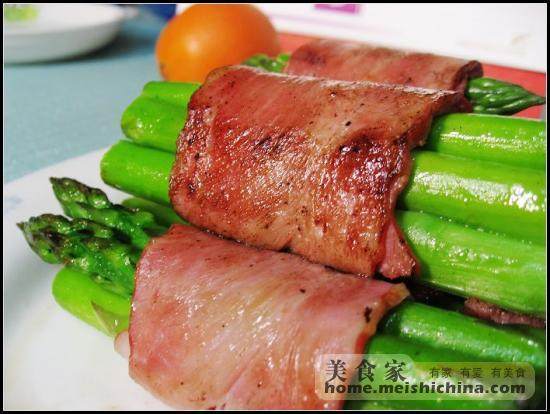 Bacon Wrapped Asparagus Rolls