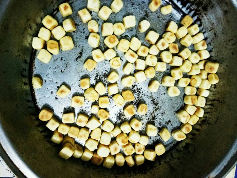 Steps for Making Fried Noodle Snacks