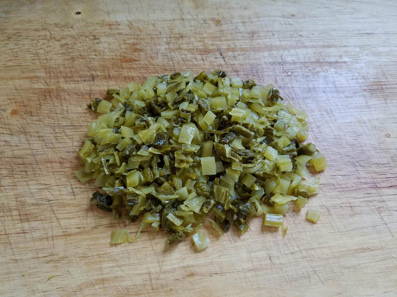 Steps for Cooking Sour Cabbage and String Bean Stir-fry with Diced Pork