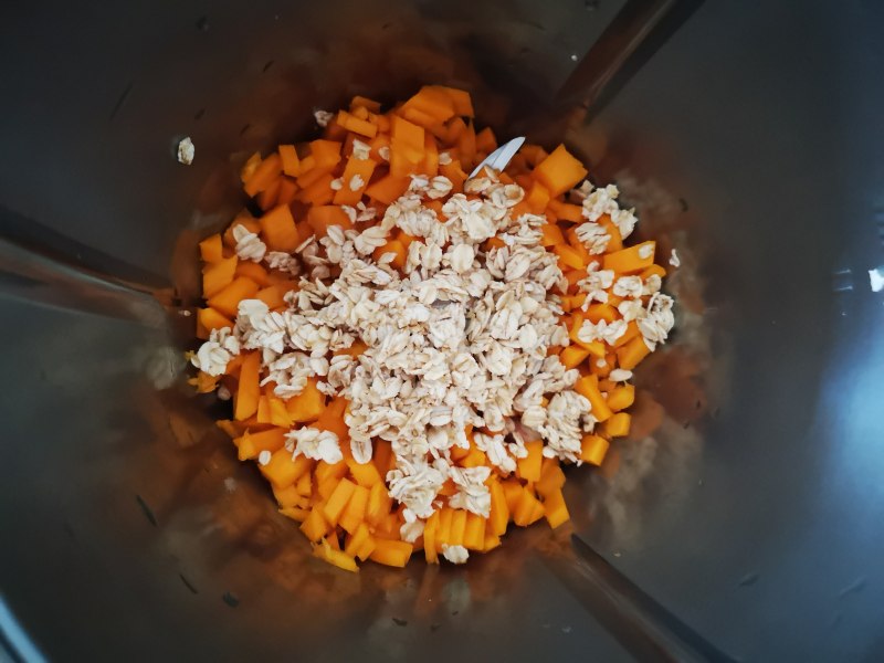 Steps for Making Pumpkin Peanut Oatmeal Porridge