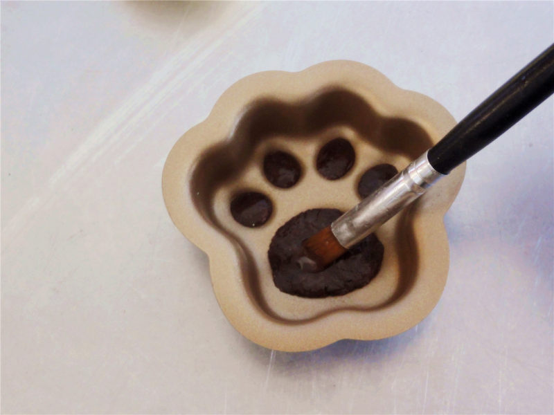 Steps for Making Cat's Paw Date Pastry