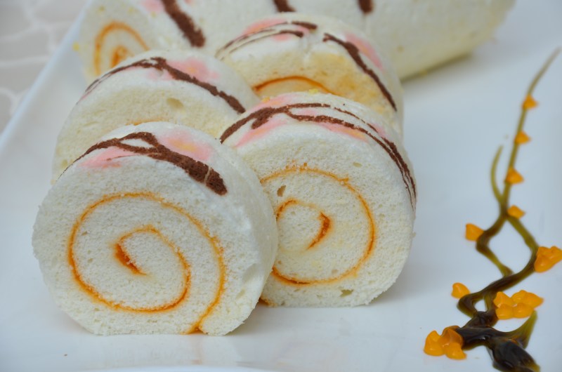 Steps for Making Plum Blossom Cake Roll