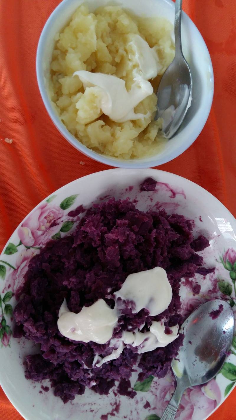 Steps for Making Two-color Ball Dumplings