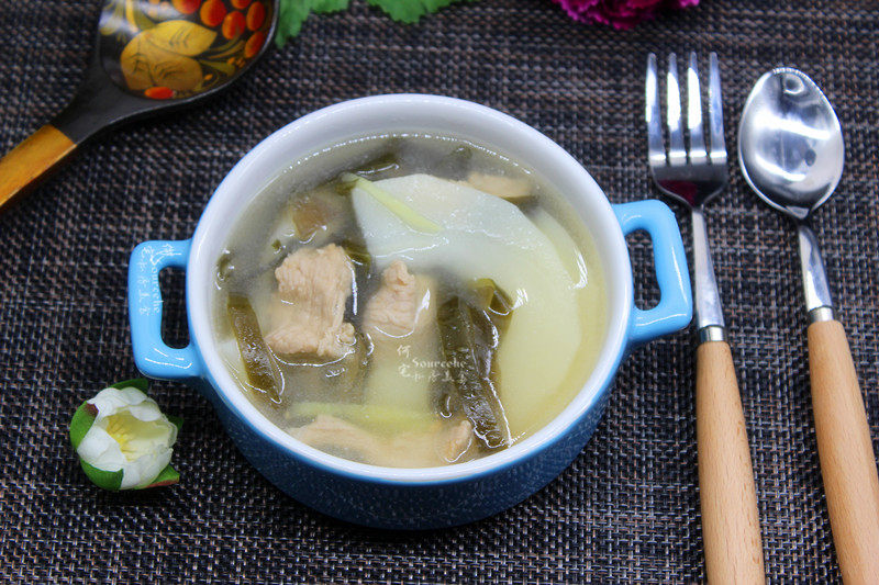 Seaweed and Bamboo Shoot Soup