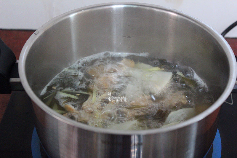 Steps to make Seaweed and Bamboo Shoot Soup