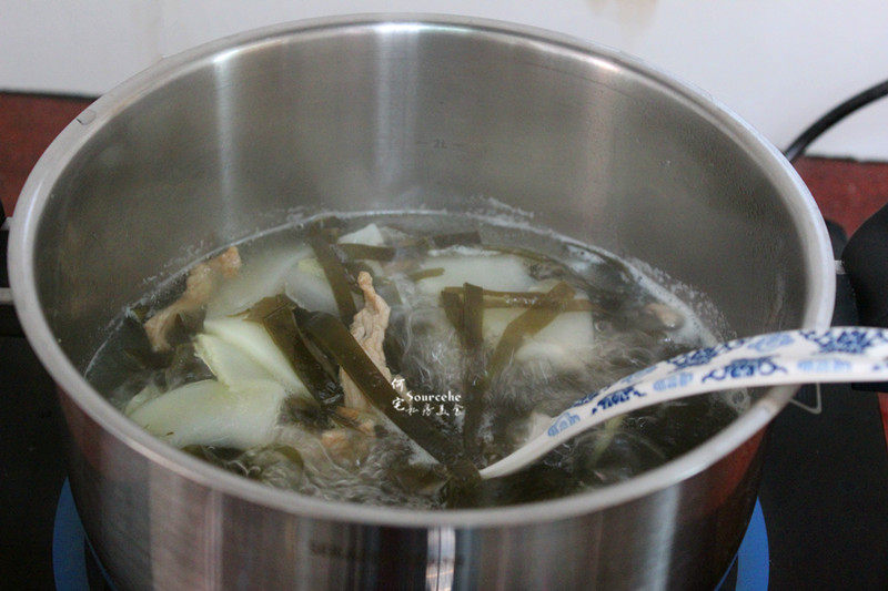 Steps to make Seaweed and Bamboo Shoot Soup