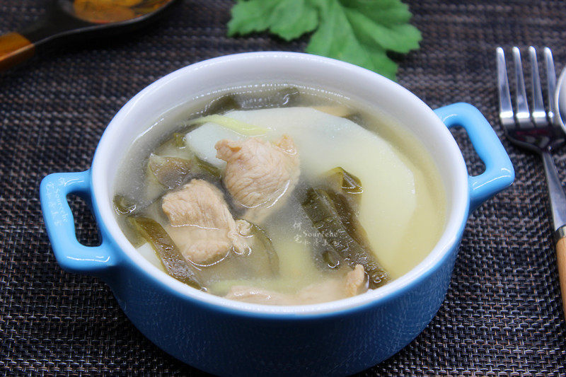 Seaweed and Bamboo Shoot Soup