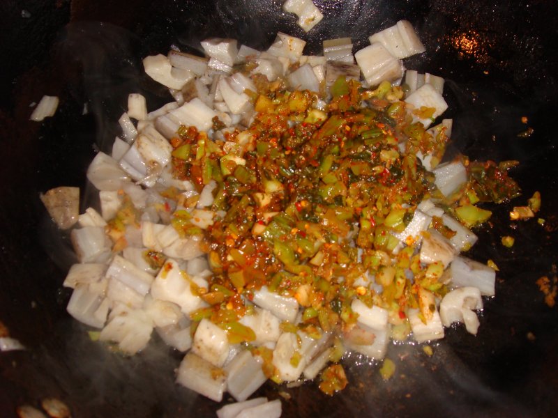 Steps for Sour Pickled Vegetable Stir-Fried Lotus Root