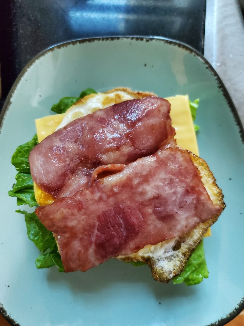 Step-by-Step Bacon and Egg Burger