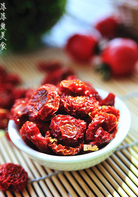 Low-fat Snack for Spring Weight Loss and Beauty - Homemade Sweet and Sour Crunchy Dried Cherry Tomatoes