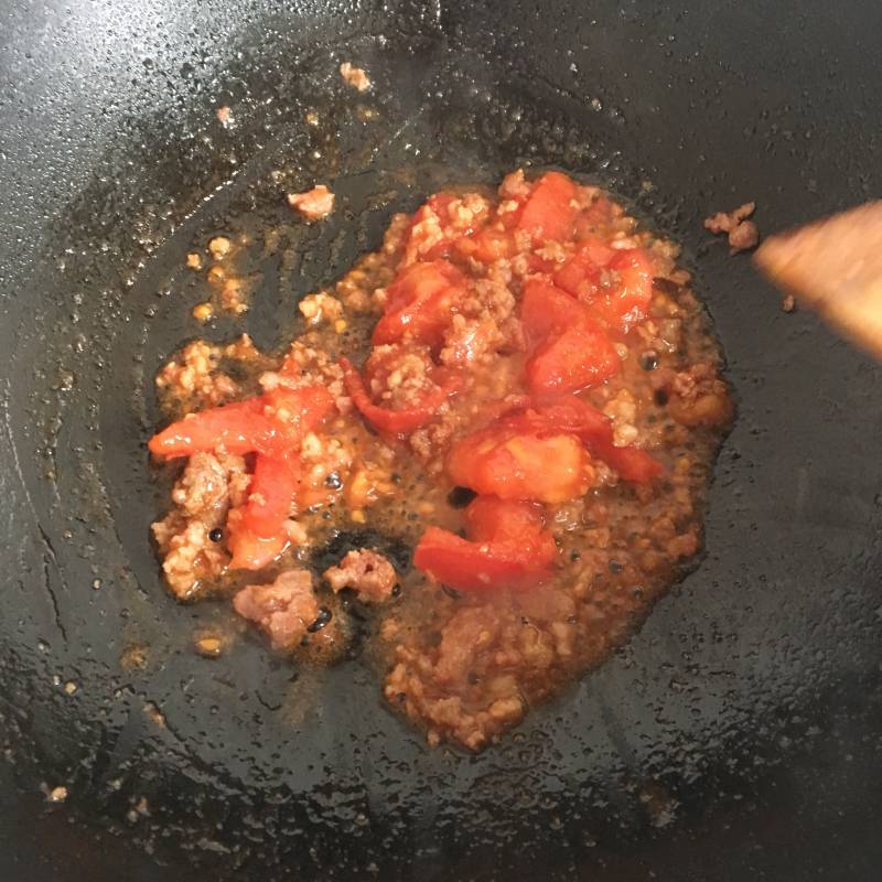 Steps for Making Minced Meat Sea Cucumber and Vegetable Stewed Tofu