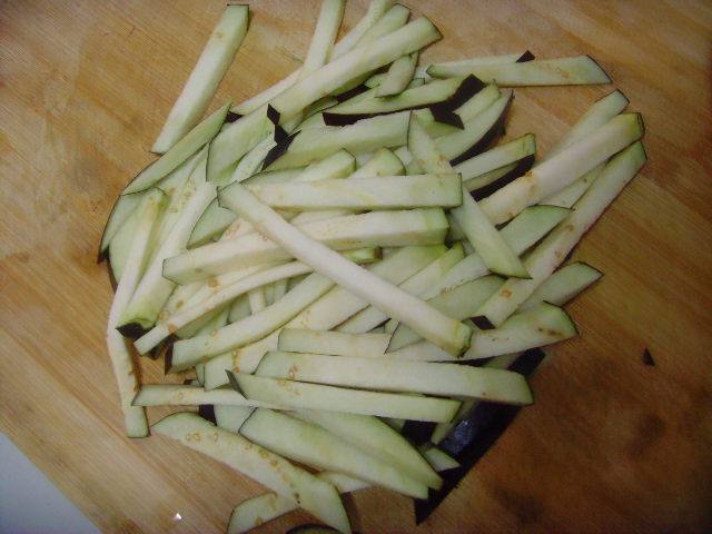 Steps for Cooking Stir-fried Eggplant with Minced Pork