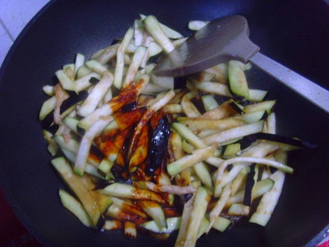 Steps for Cooking Stir-fried Eggplant with Minced Pork