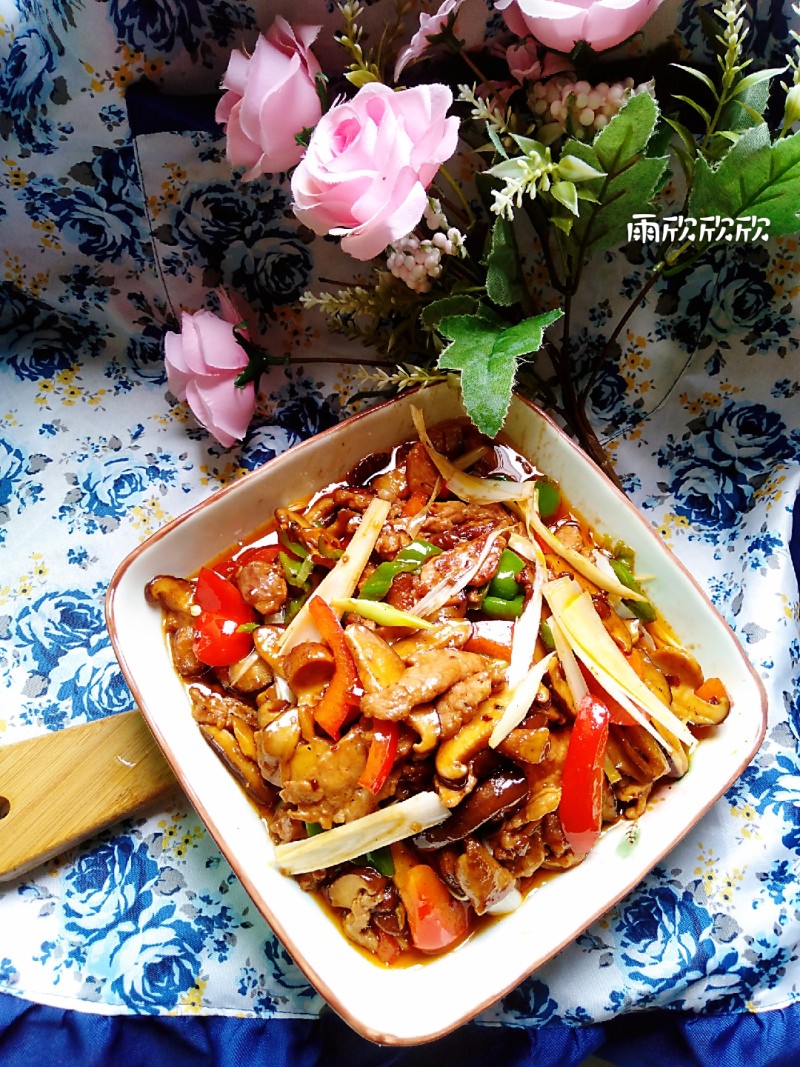 Stir-Fried Beef with Mushrooms