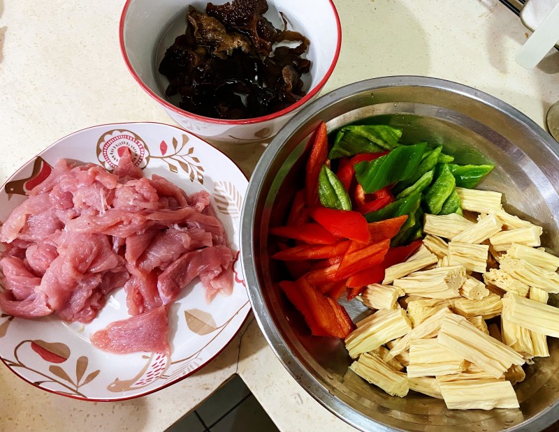 Steps for Cooking Braised Bean Curd with Pork