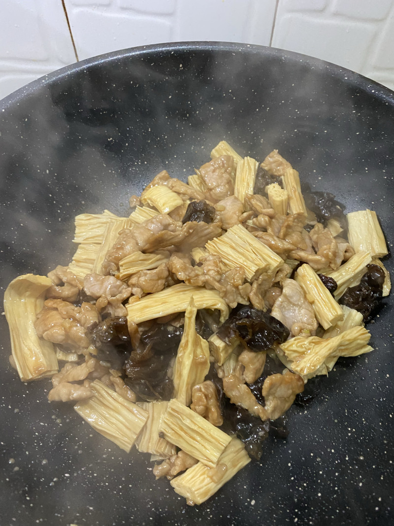 Steps for Cooking Braised Bean Curd with Pork