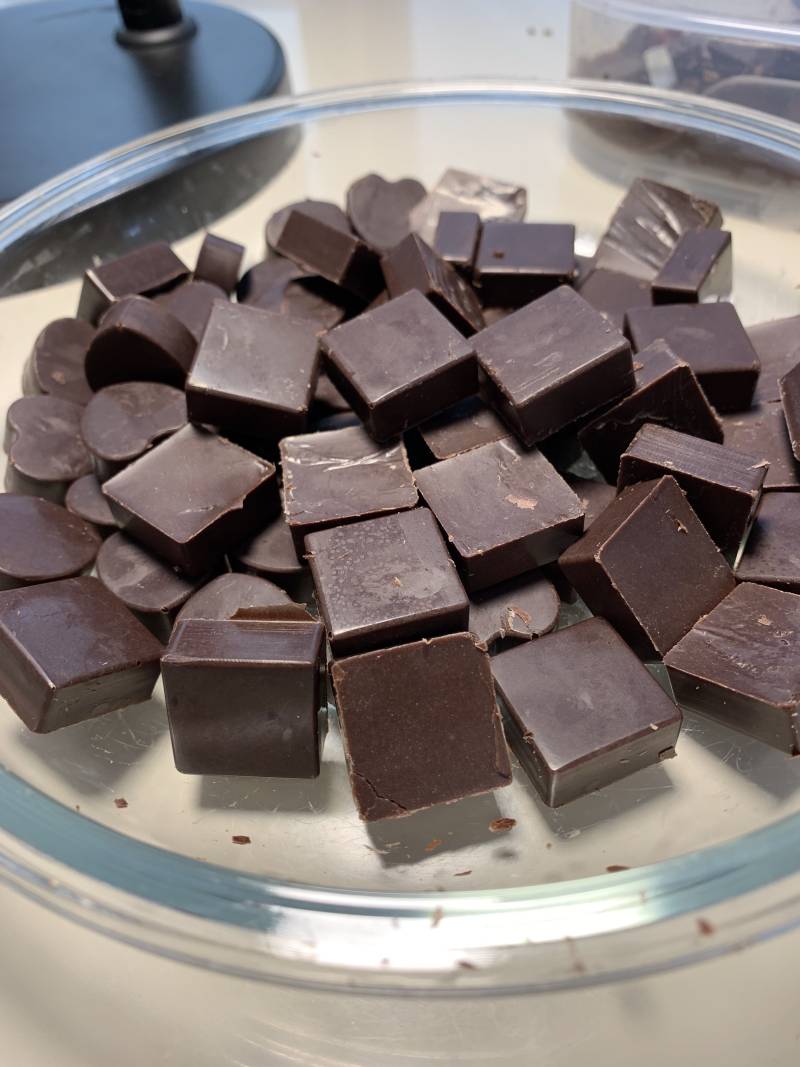 Steps for Making Homemade Dark Chocolate with 88% Cocoa Butter for Ketogenic Diet