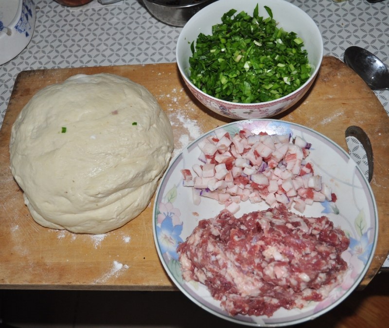 Steps for making Crystal Duck Meat Pan-Fried Buns