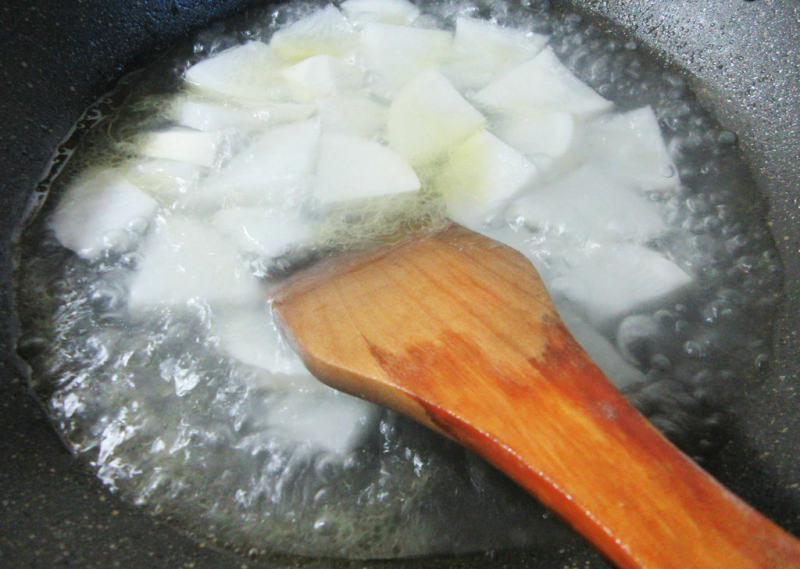 Steps to Cook Sweet and Sour Stir-Fried Radish