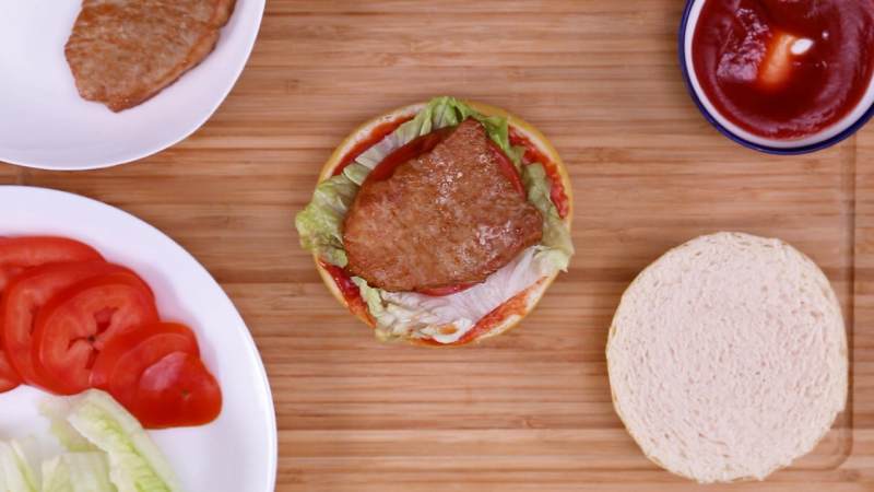 Steps for Making Delicious Chinese Pork Cutlet Sandwich