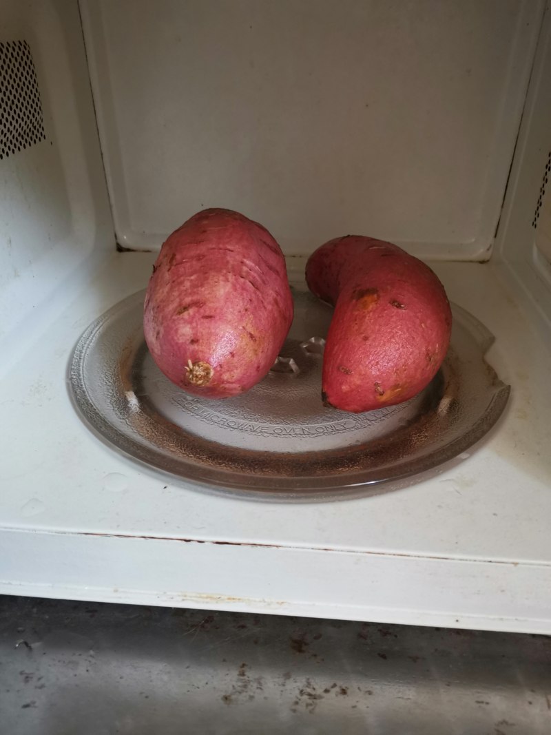 Steps for Microwave Baked Sweet Potato