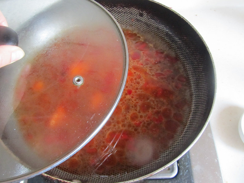 Steps for Cooking Leek, Duck Blood and Konjac Noodles