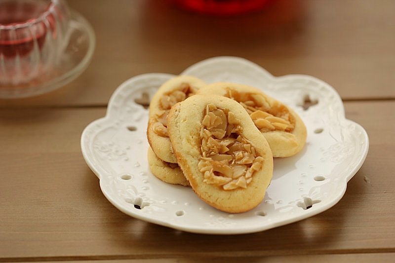 Roman Shield Cookies