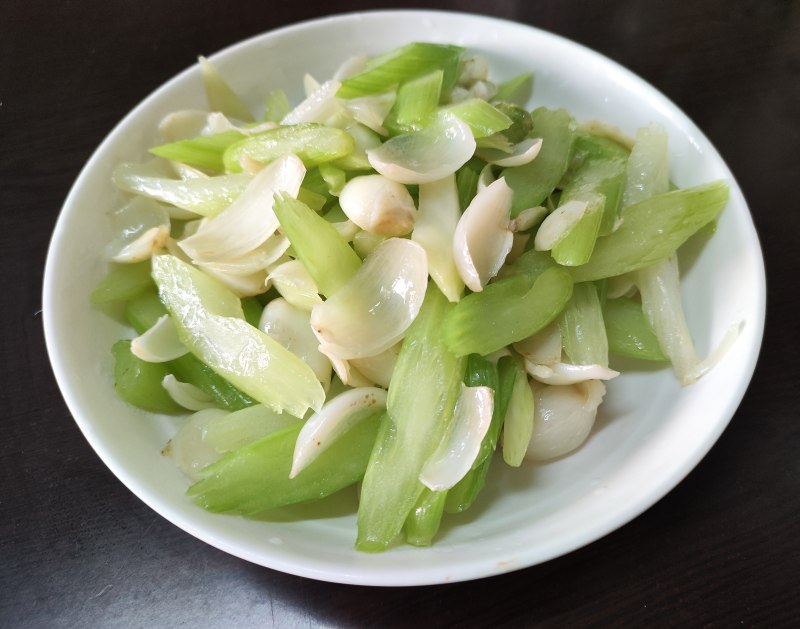 Celery and Lily Bulb Stir-Fry