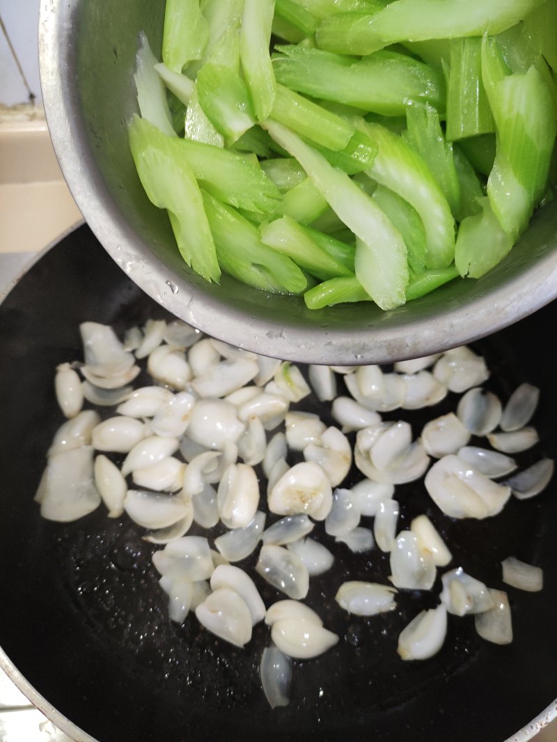 Step-by-Step Guide to Cooking Celery and Lily Bulb Stir-Fry