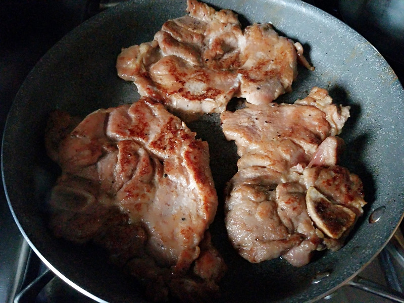 Steps for Cooking Pan-fried Pork Chop