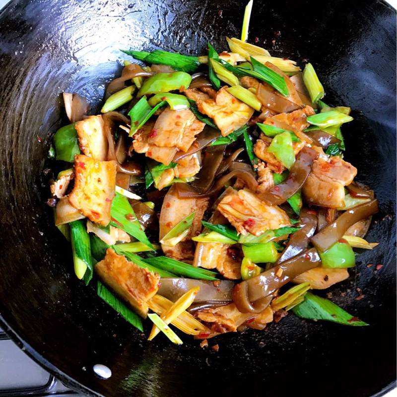 Steps to Cook Stir-Fried Sweet Potato Skin with Pork Belly