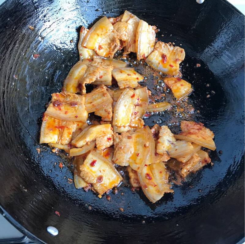 Steps to Cook Stir-Fried Sweet Potato Skin with Pork Belly