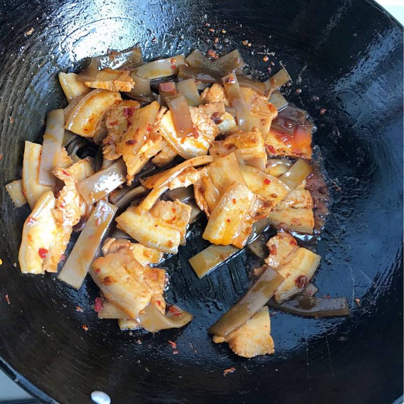 Steps to Cook Stir-Fried Sweet Potato Skin with Pork Belly