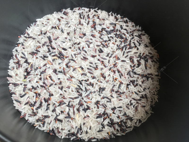 Steps for Cooking Healthy and Delicious Purple Rice Brown Rice