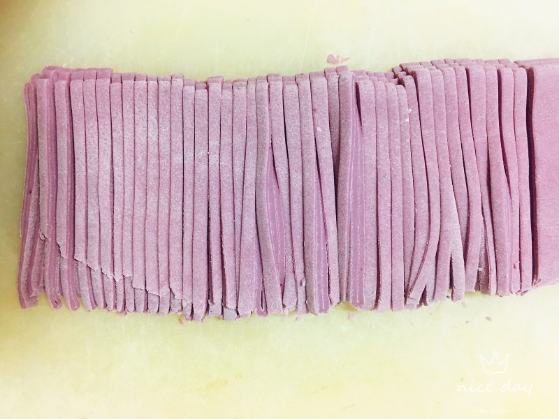 Steps for Making Purple Sweet Potato Handmade Noodles