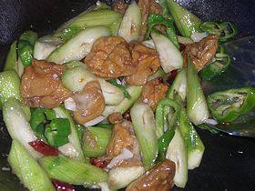 Step-by-Step Guide to Cooking Stir-Fried Loofah with Gluten