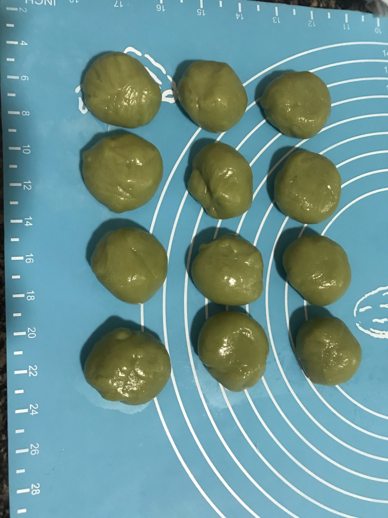 Steps for making Matcha Snowy Mooncake