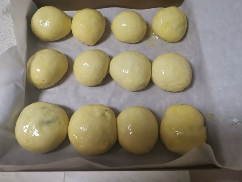 Steps for Making Coconut and Black Sesame Bread