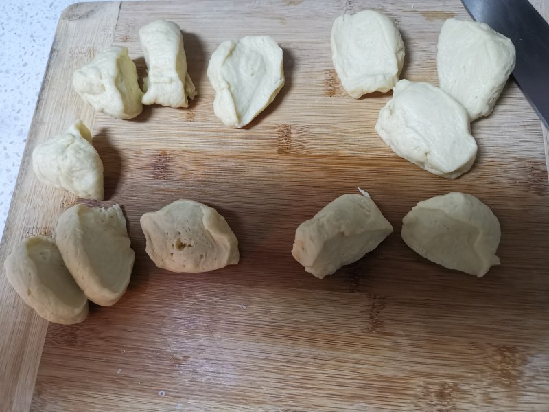 Steps for Making Coconut and Black Sesame Bread