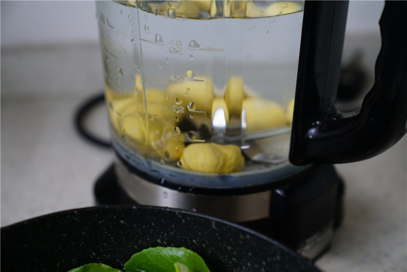 Steps for Making Green Vegetable and Corn Porridge