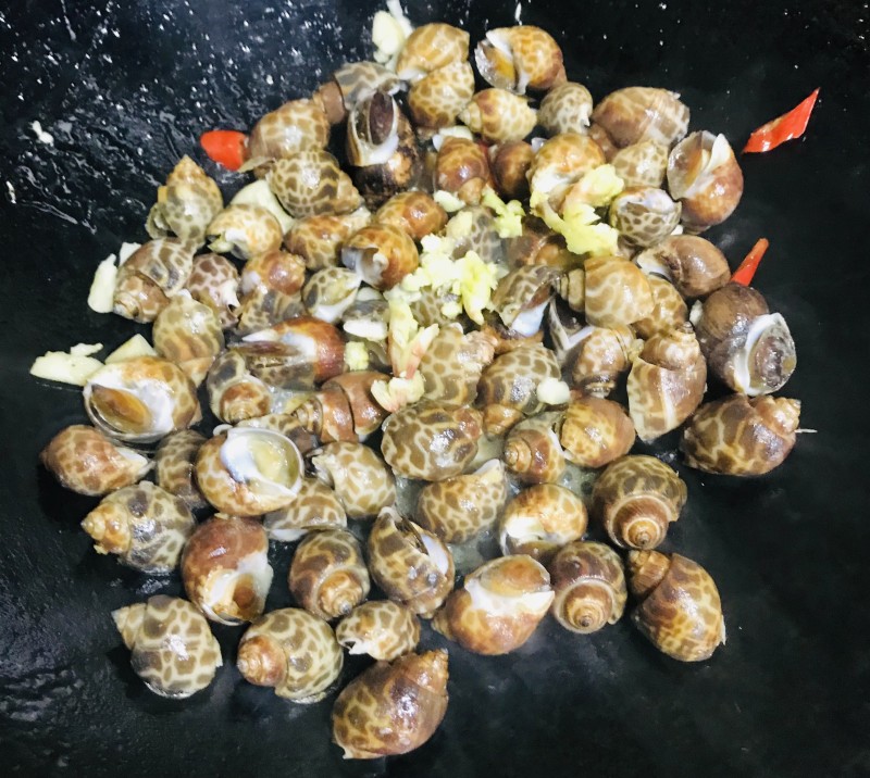 Steps for Stir-fried Whelk